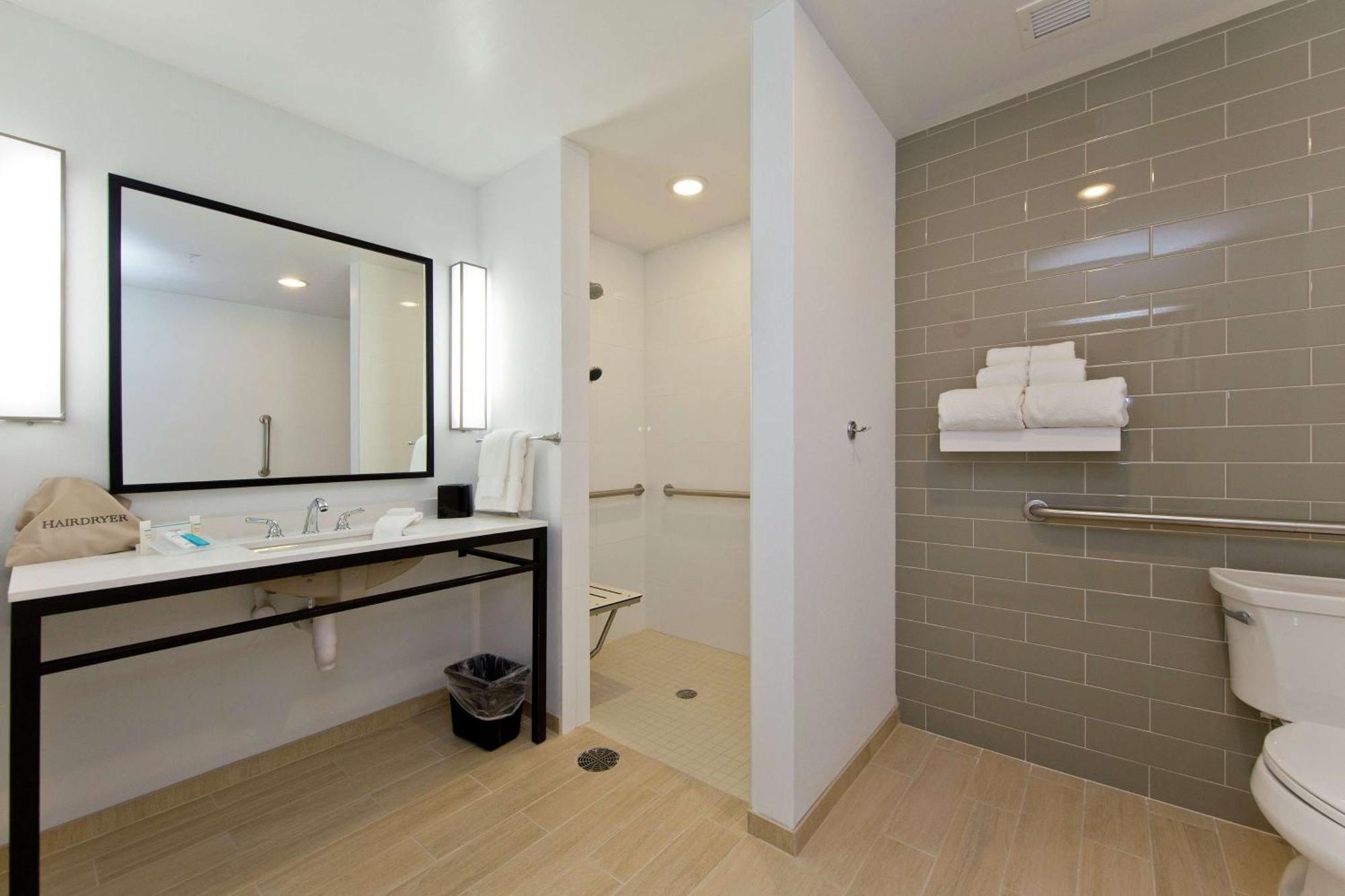 Hilton Garden 3*